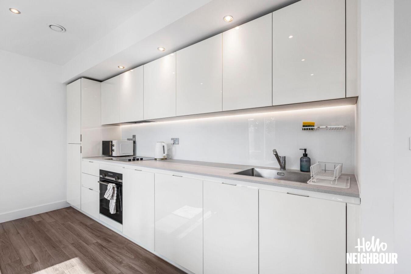 Modern 1 Bedroom Apartment With Parking In Colindale, London Edgware Exterior photo