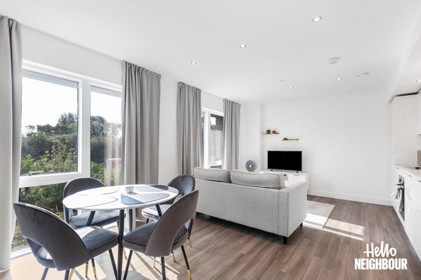 Modern 1 Bedroom Apartment With Parking In Colindale, London Edgware Exterior photo